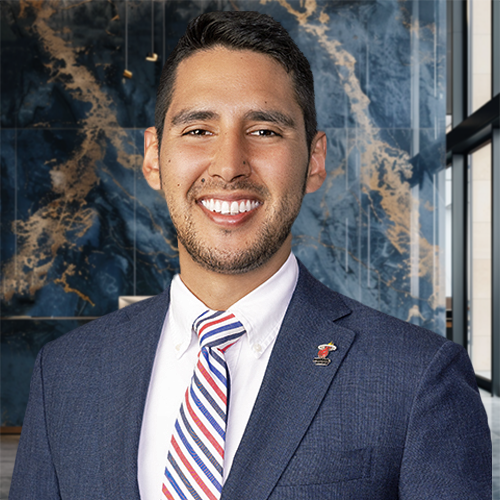 Carlos Fernandez headshot