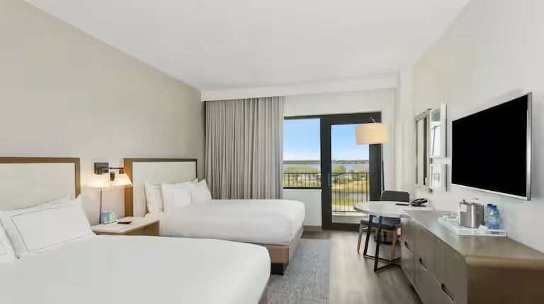 Gulf_Lodge_QueenRoom