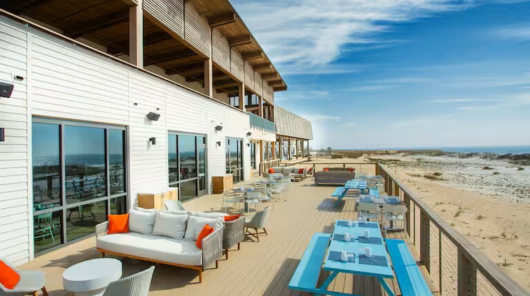 Gulf_Lodge_patio