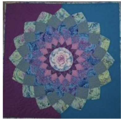 Dahlia_Quilted_Wall_Hanging_Class.png