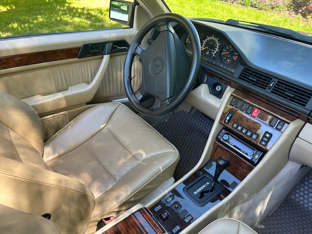 2026 Haas MB 320 Interior