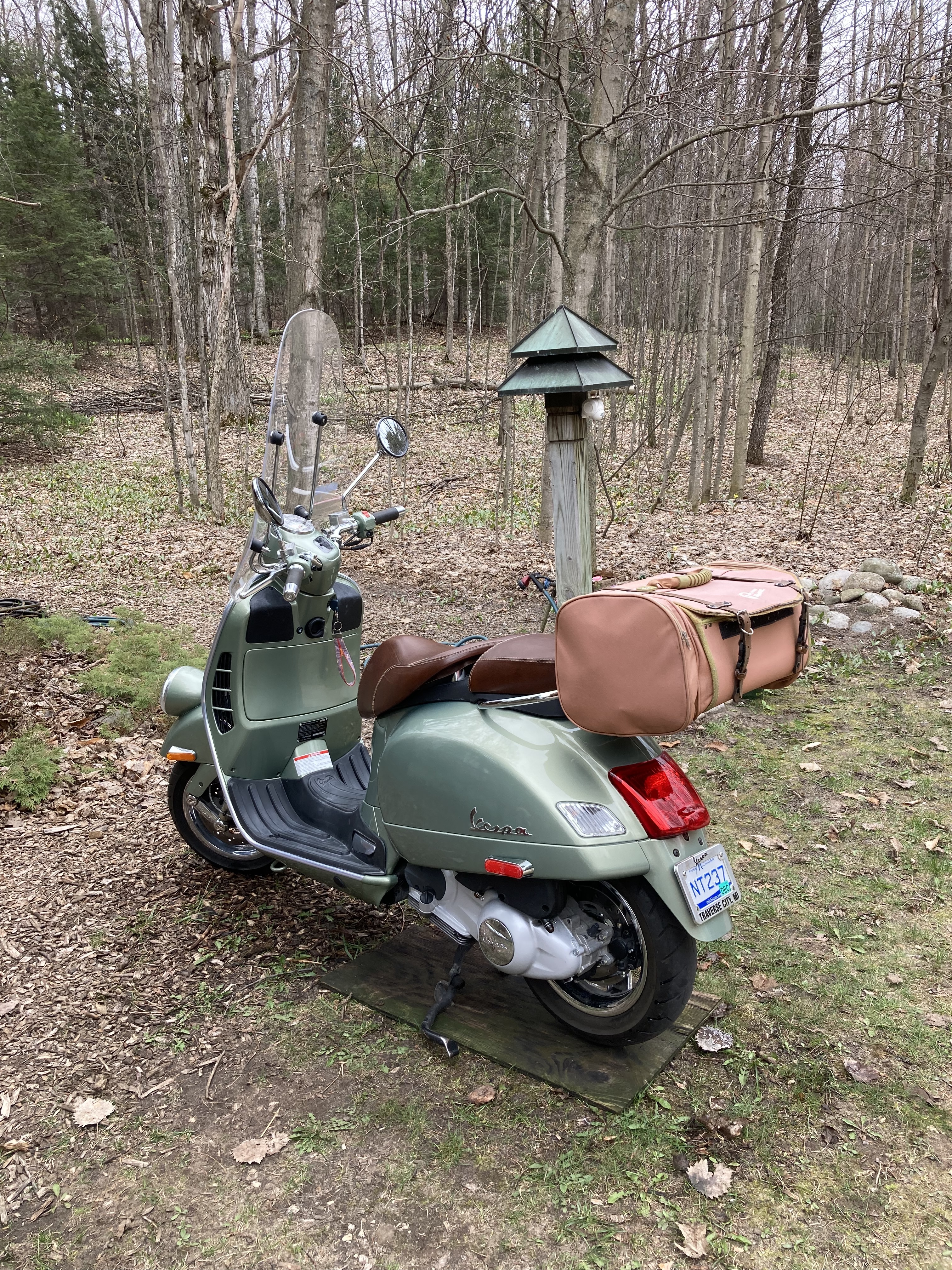 2026 Kastys Vespa Back