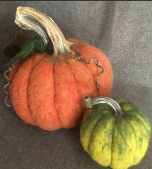 Needle_felted_pumpkin.jpg
