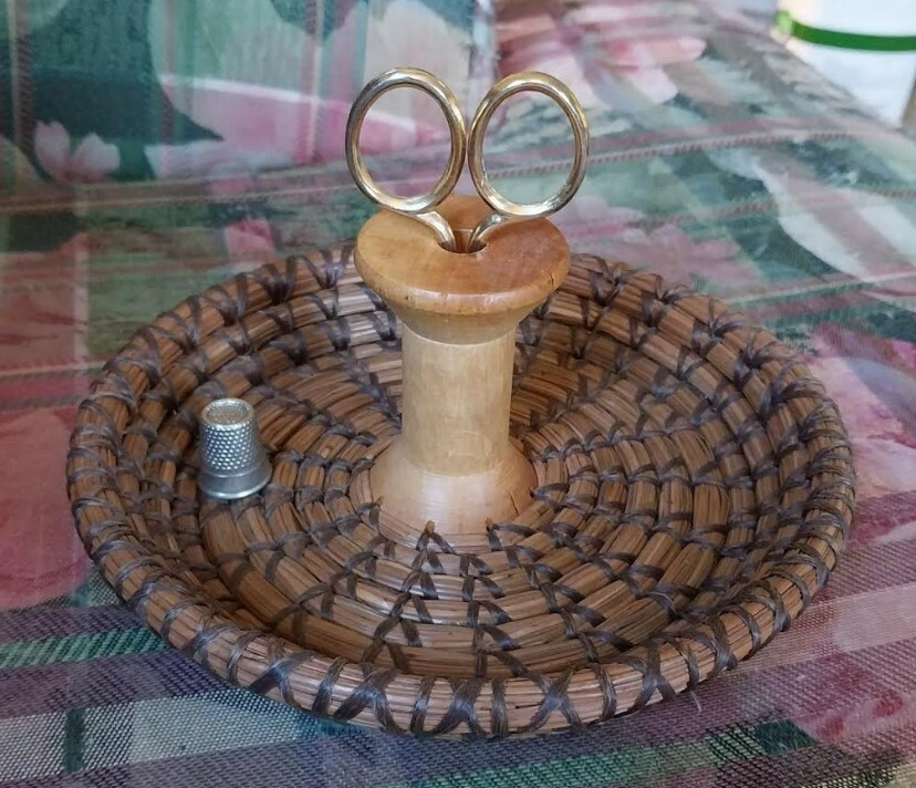 Pine_Needle_Spool_Tray_basket.jpg