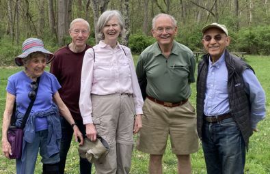 Activities_hikers_395x255.jpg