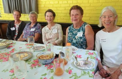 Activities_ladies_lunch_395x255.jpg