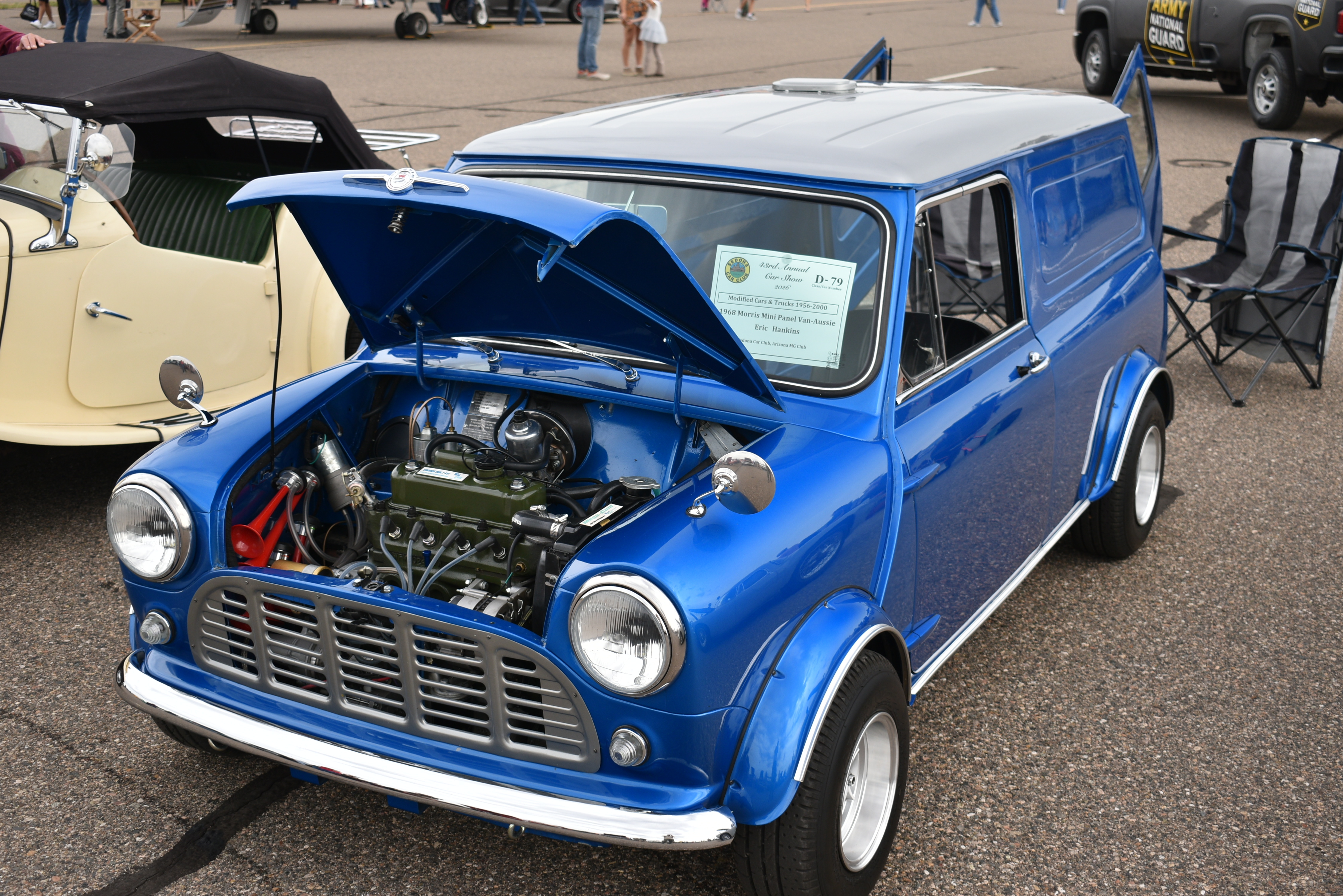 D_1968_Morris_Mini_Panel_Van-Aussie_Blue_Eric_Hankins.JPG