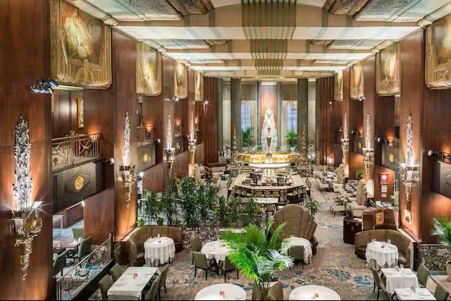 Hilton Cincinnati Netherland Plaza - lobby