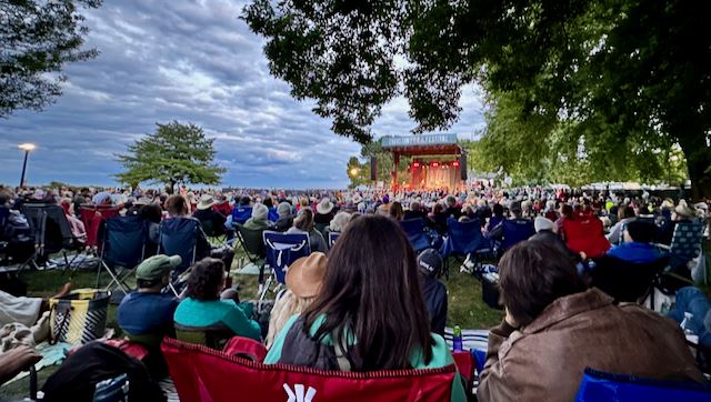 Crowds at Dawes Park enjoying the Evanston Folk Festival in Sept 2025
