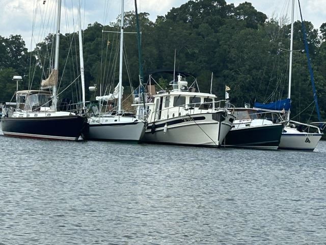 Five boat rafted up together