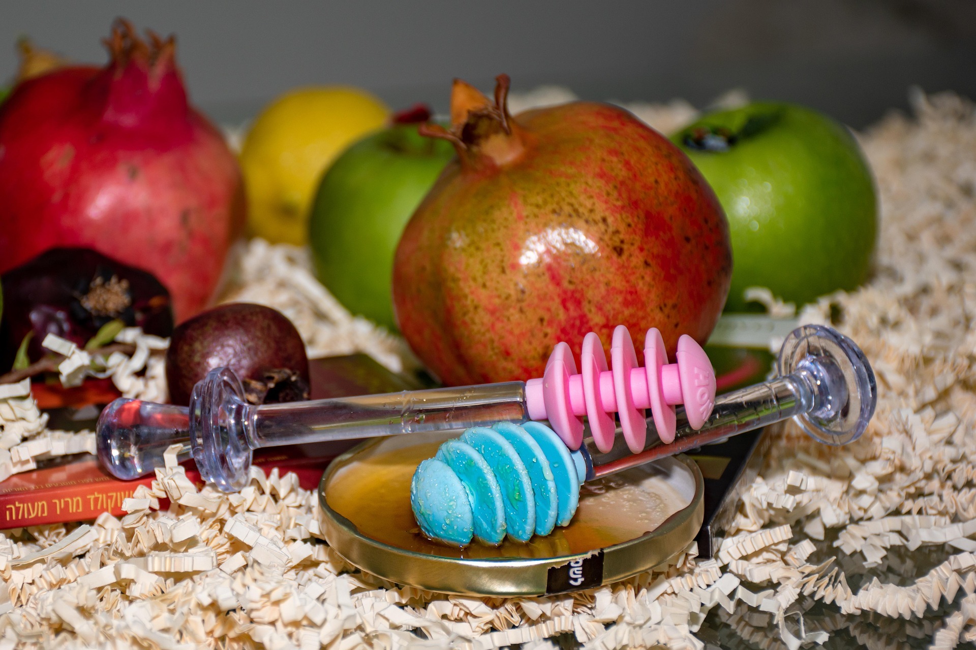 Rosh Hashanah pomegranates and honey
