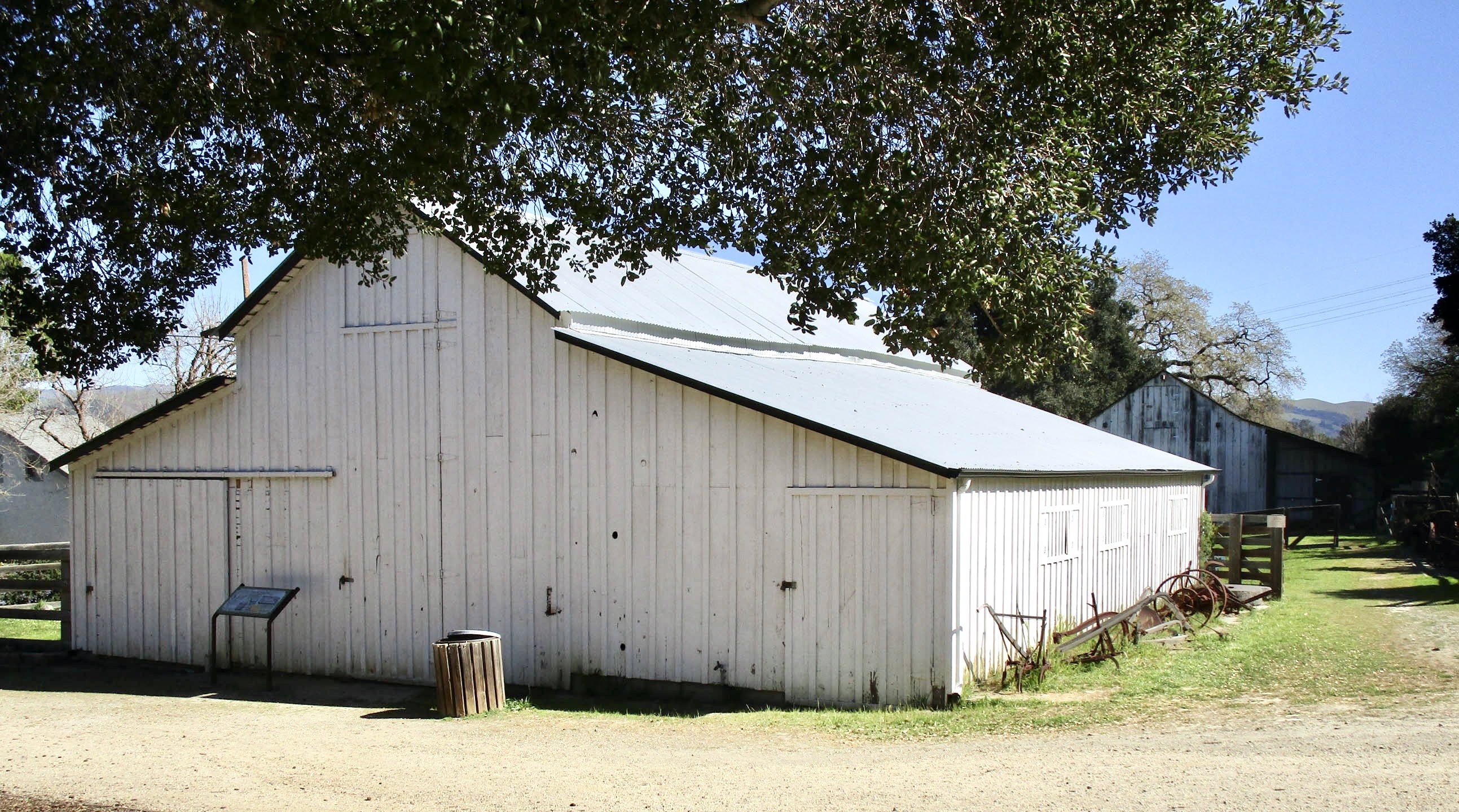 Photo - Bernal-Gulnac-Joice Barn