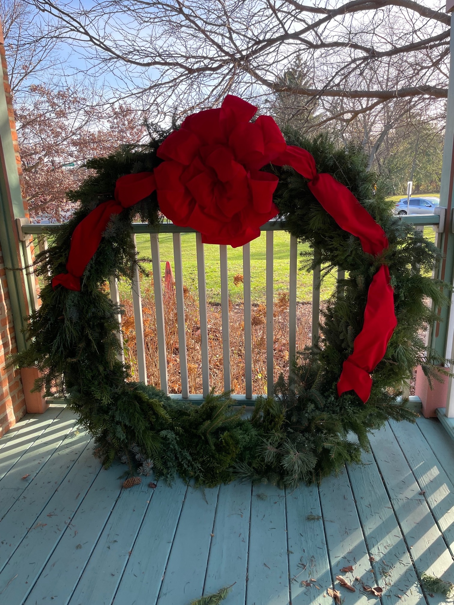 Graue_Mill_wreath_on_porch.jpg