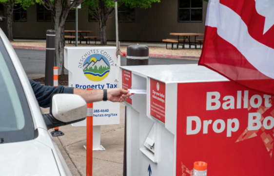 Ballot_Drop_Box_Voter.png