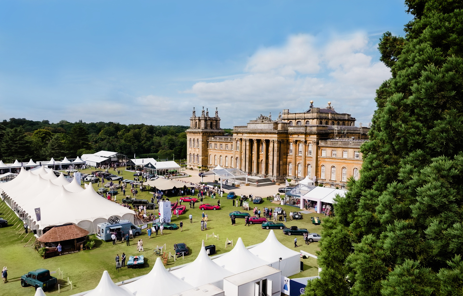Salon Prive back