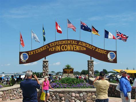 EAA-Brown-Arch.jpg