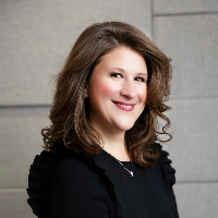 Stephaie Litchkowski headshot portrait