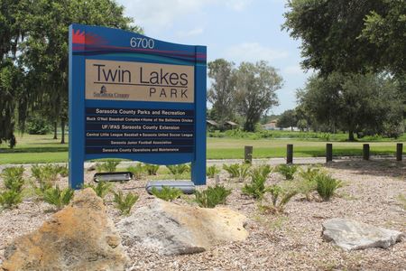 Twin Lakes Park