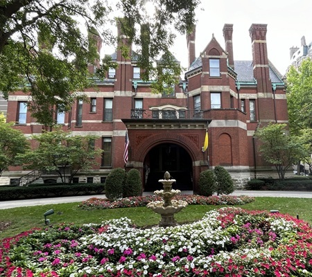 Picture of the Cardinal's Mansion