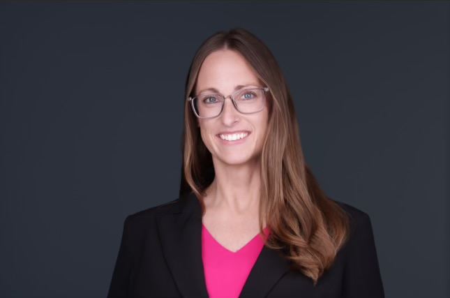 Julie_Oakley_Headshot