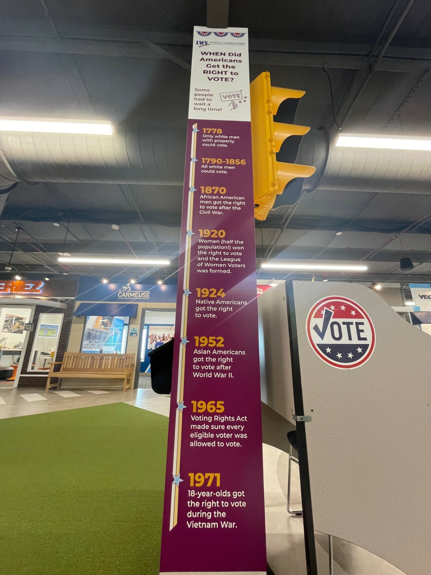 Biz_Town_Pillar_3.jpg