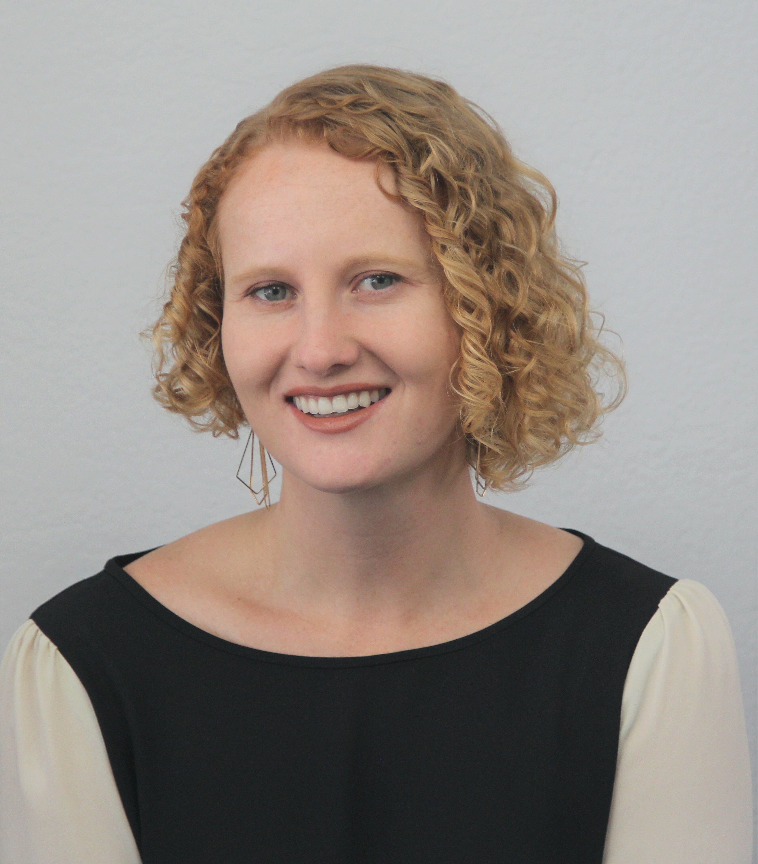 Zoe Bollinger, trading expert