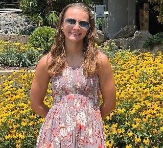 2022 recipient Lauren