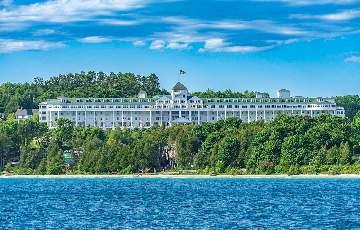 Mackinac_Island_Tour_Grand_Hotel_from_straits.jpg