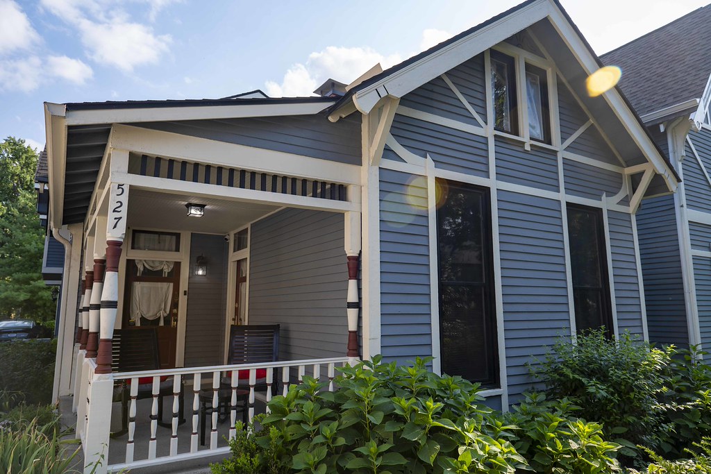527 E Vermont