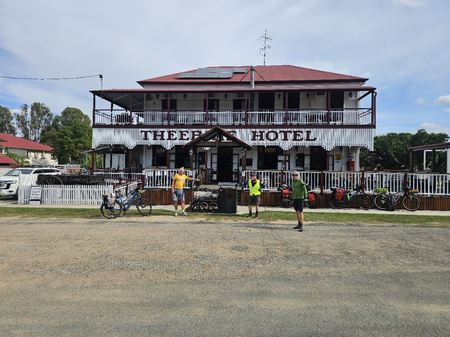 Historic Theebine Hotel