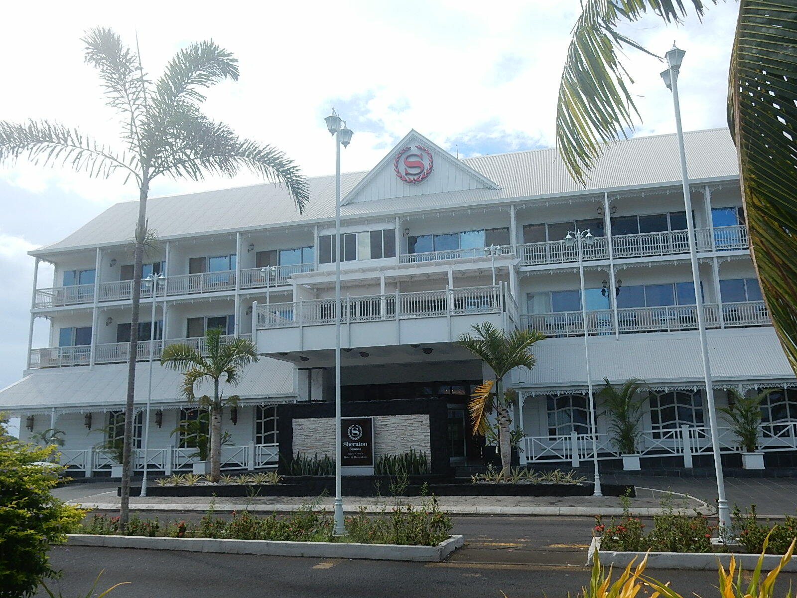 Sheraton_Hotel__Apia__30249221201_.jpg