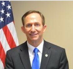 jerry_holland_headshot