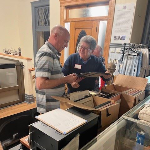 2025 HolidayParty-JimH-n-Berney-480x480