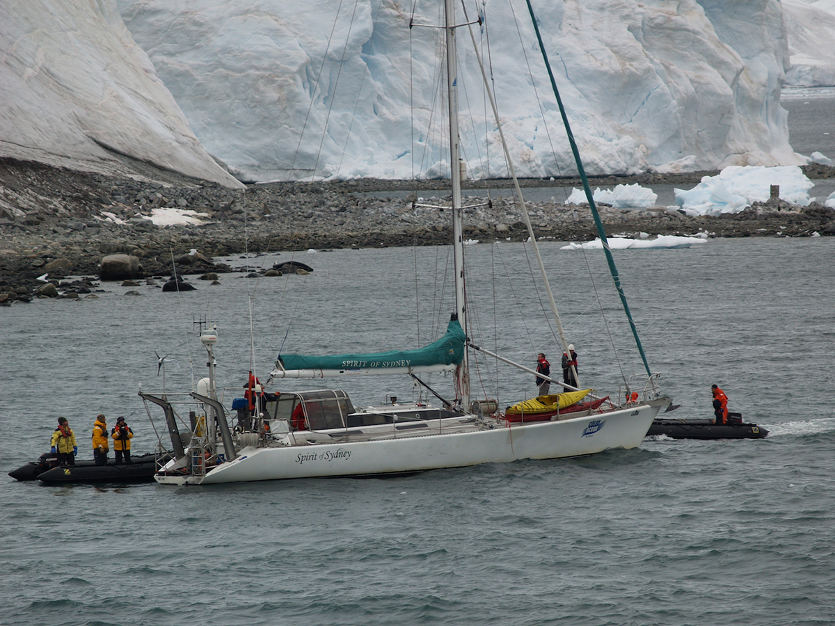 11 RESCUING A STRANDED SAILBOAT IN ANTARCTICA