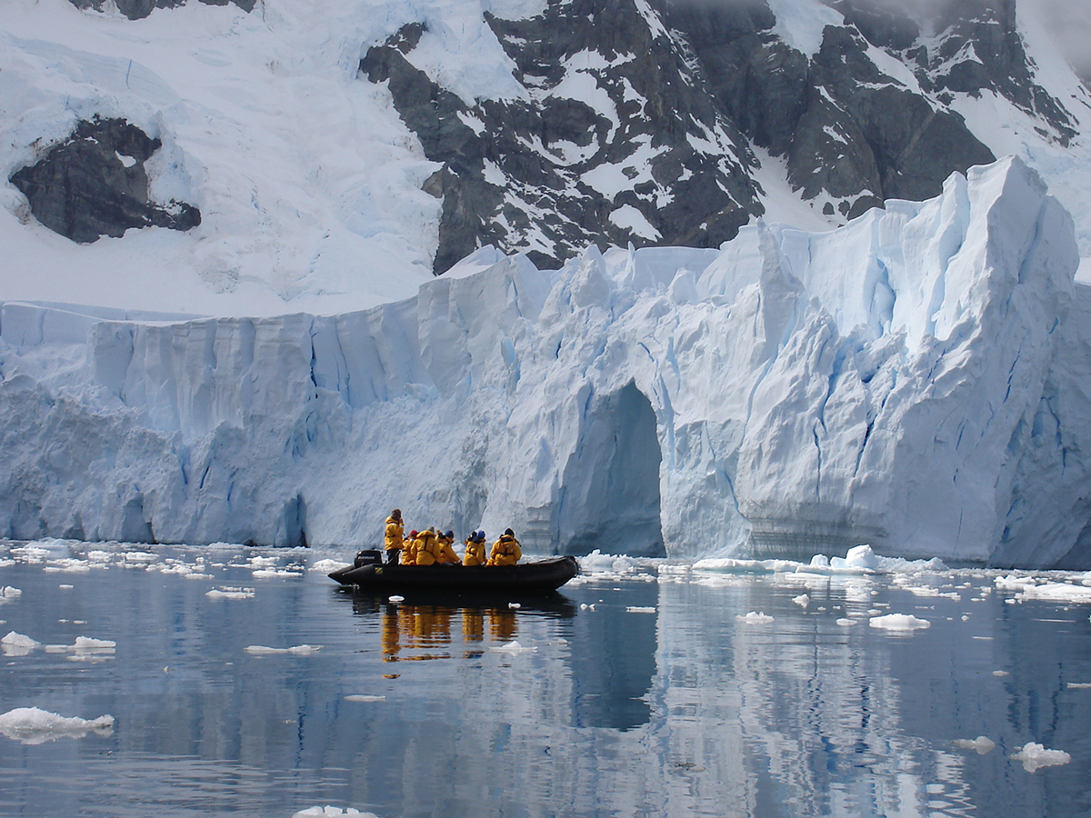 1 GAZING AT THE ICEBERG