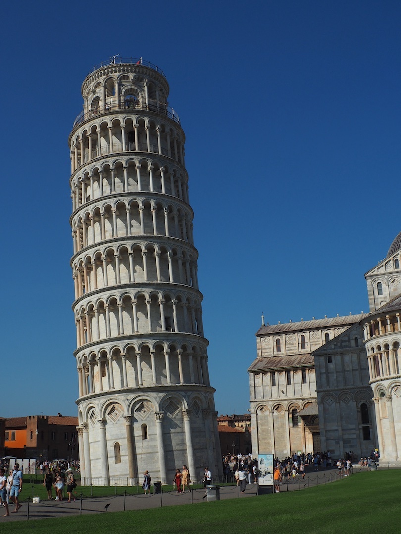 IT REALLY DOES LEAN.