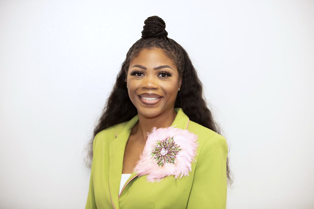 Soror_Annalise
