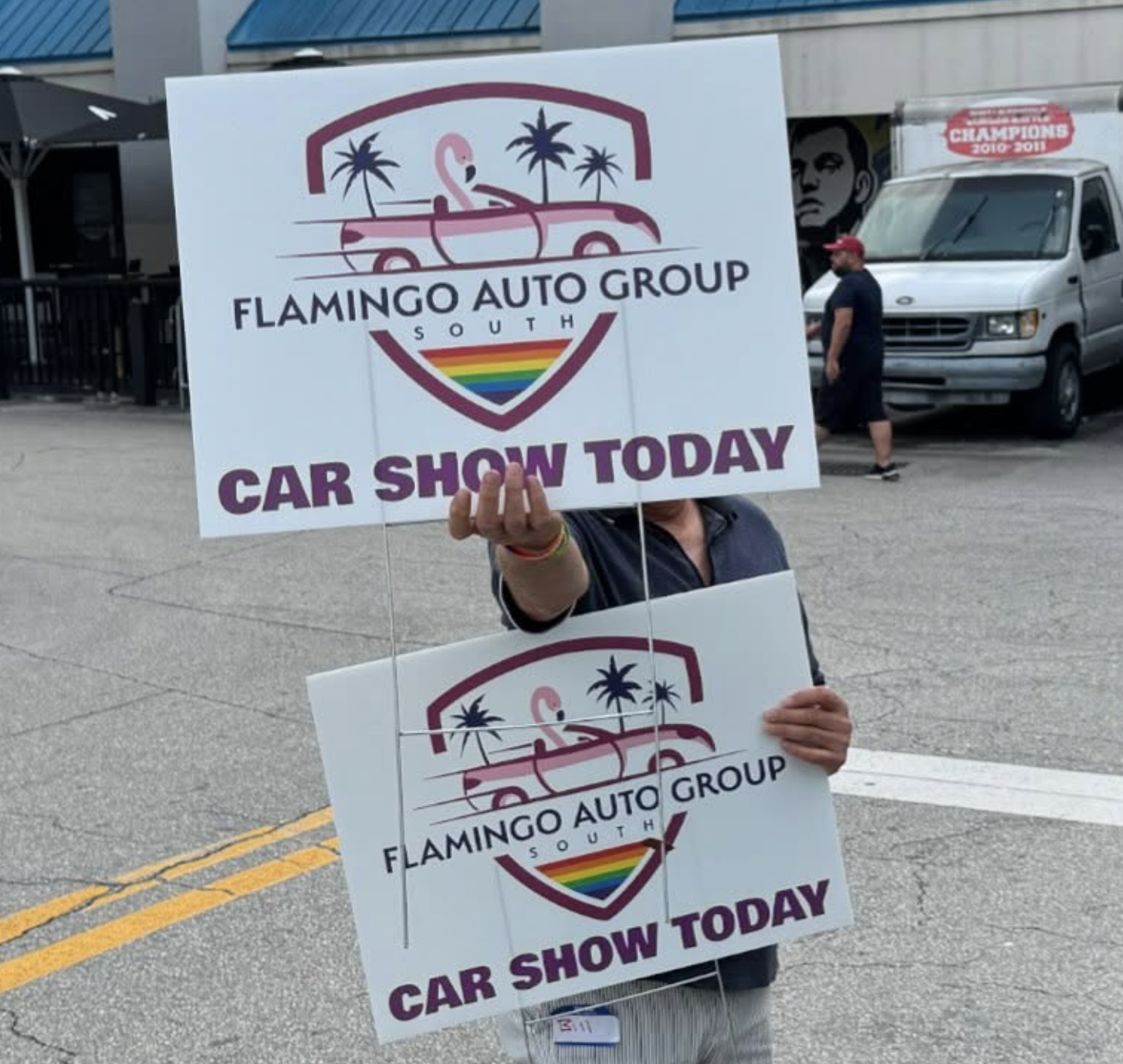 Flamingo_South_lawn_sign.png