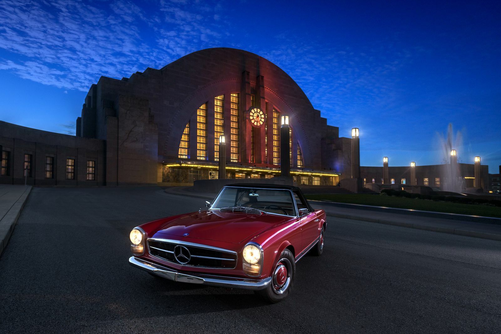 Mercedes-Benz Display
