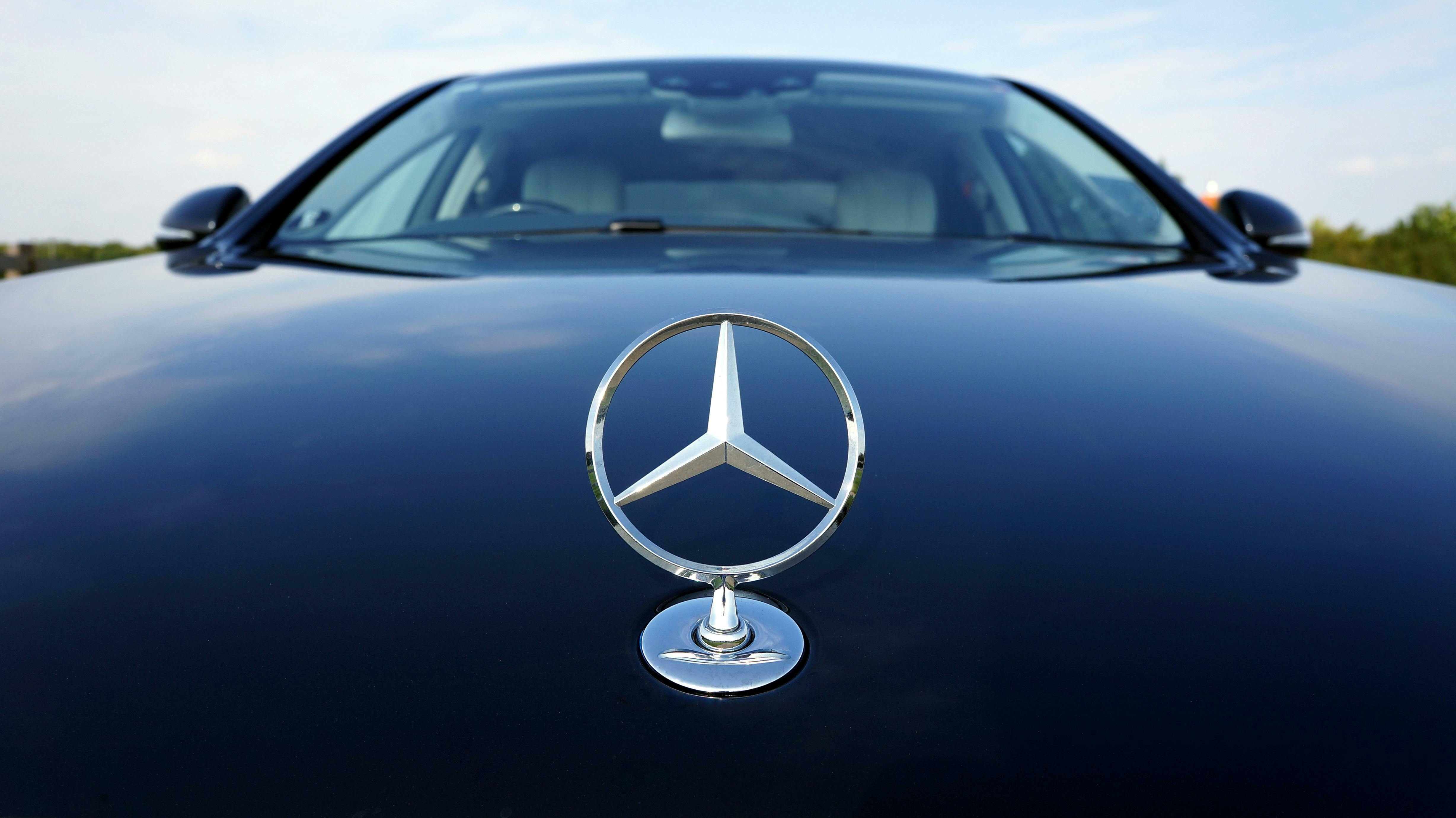 Mercedes-Benz hood and emblem