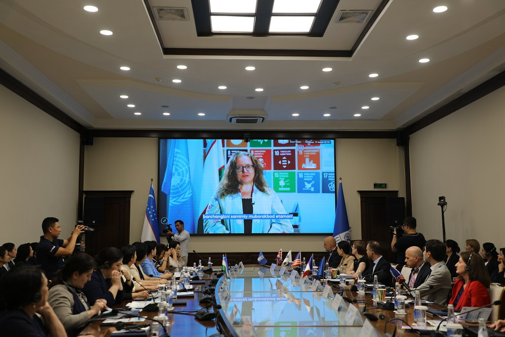 Sabine Mahl, UN Resident Coordinator in Uzbekistan, delivering a United Nations message at the launch