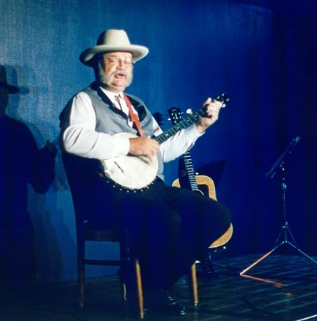 Riverboat John Ferguson HTMA Coffeehouse 2001 - cr JLeCroy