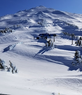 Mt_Bachelor_mountain_view.jpg