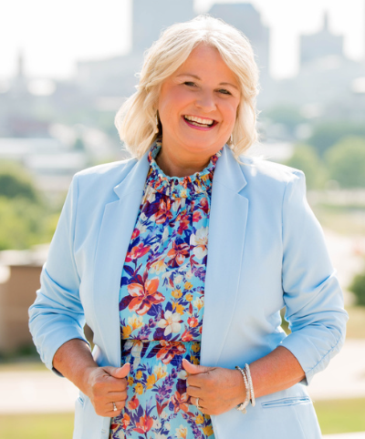 Dorene MacVey 400x482.png